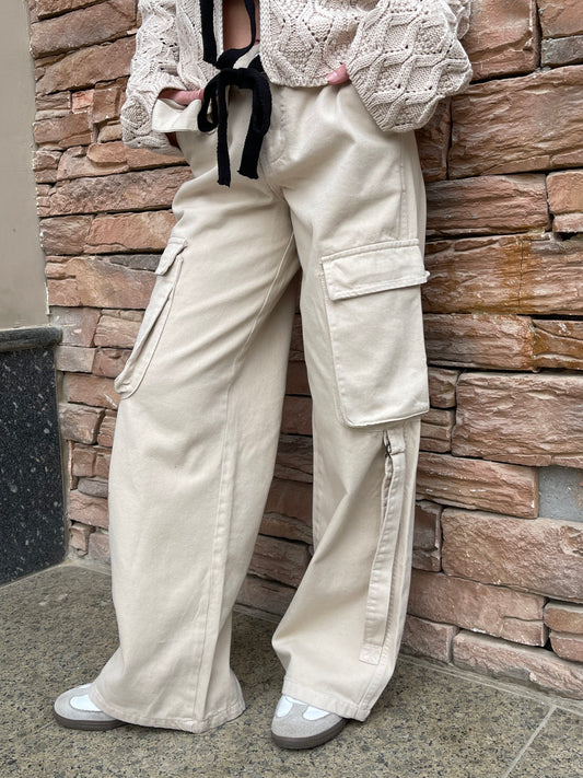 Utility Wide-Leg Cargo Pants