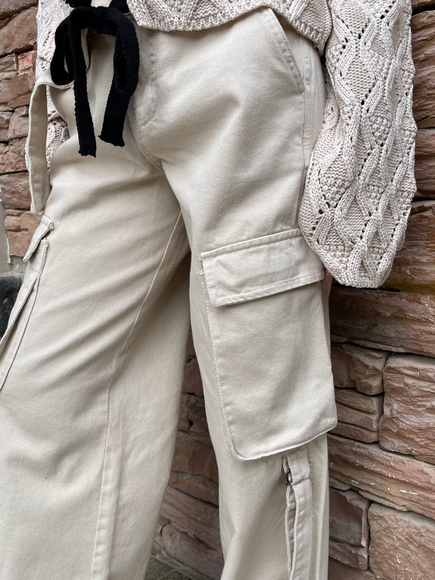 Utility Wide-Leg Cargo Pants