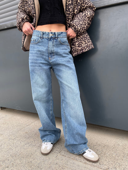 Classic Wide-Leg Jeans